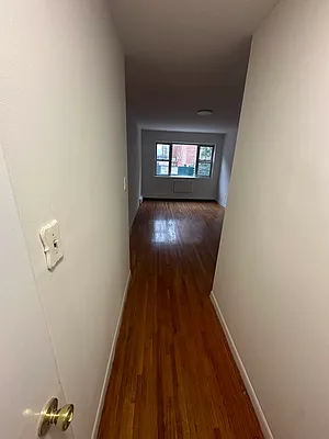 Rented by Concrete Jungle Realty | media 11