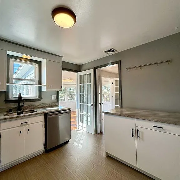 77 Valley View Rd — Photo 8
