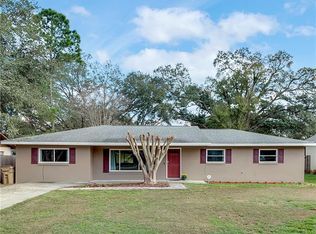 27638 Lisa Dr, Tavares, FL 32778