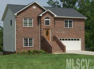 118 Cape Hickory Rd, Hickory, NC 28601