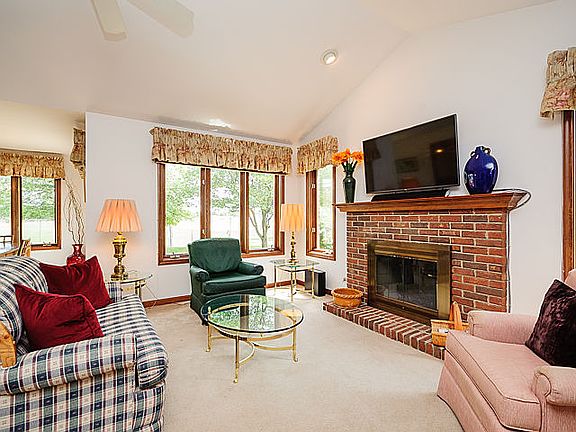4th image of 1631 N Courtland Dr