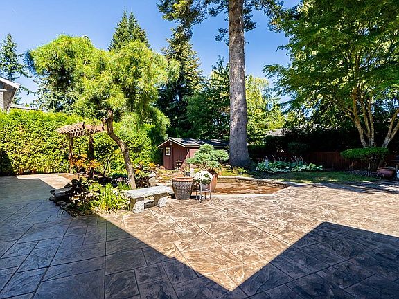 3rd image of 2360 Christopherson Rd