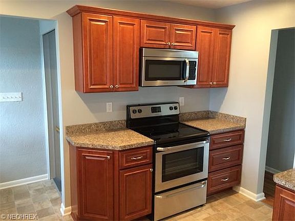 5th image of 37 E Hillsdale Ave