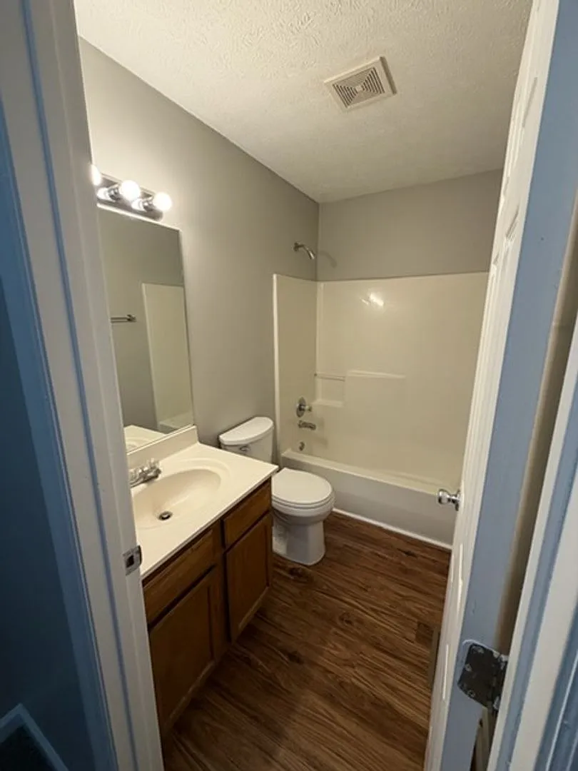 302 McDougal Avenue — Photo 4