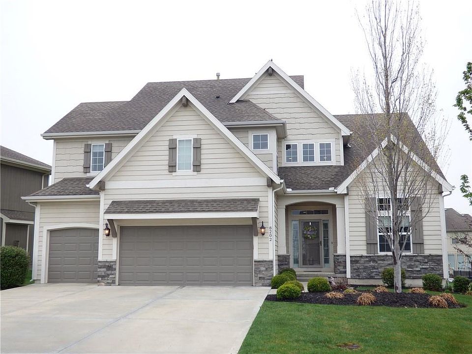 1st image of 8202 W 166th Ct
