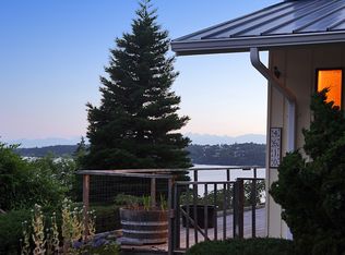 4610 E Harbor Rd, Freeland, WA 98249