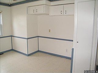 5th image of 2927 Garfield Blvd