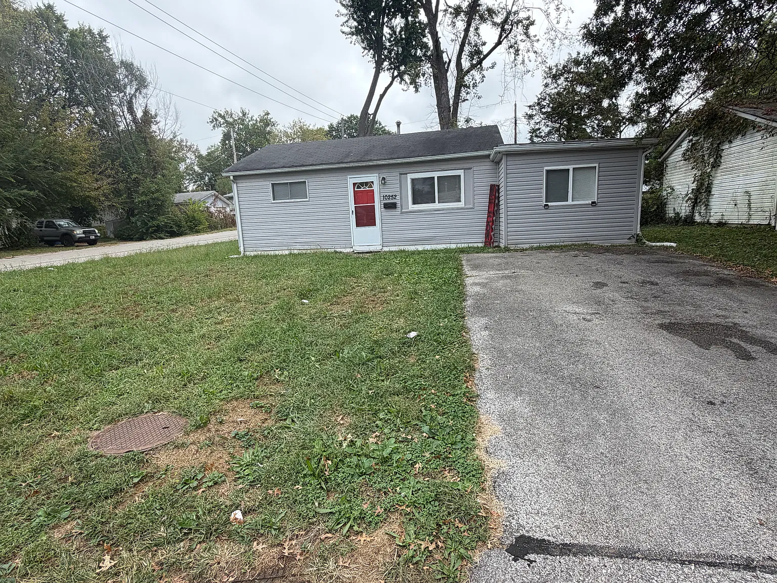 3 bed, 869 sqft, $1,300 — Photo 1
