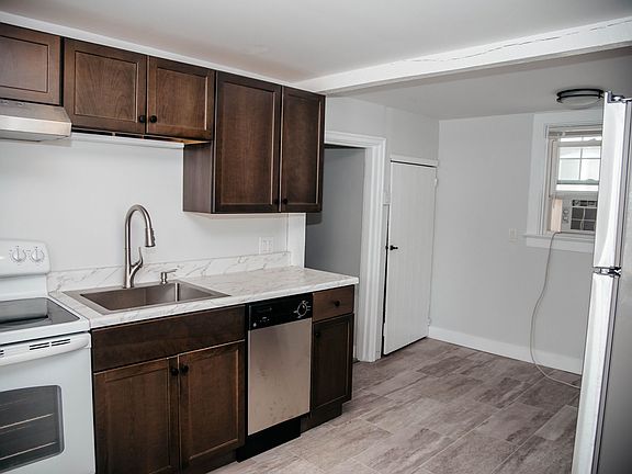4th image of 39-47 Brown St #47-A