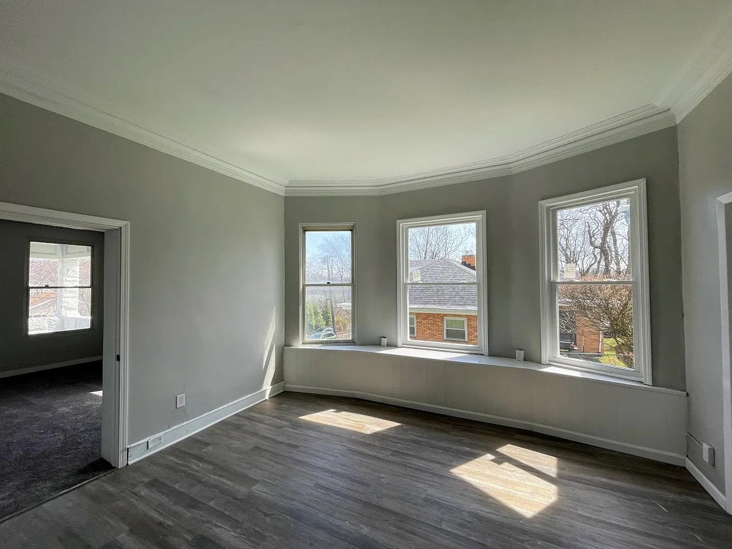 117 Crawford Avenue — Photo 2