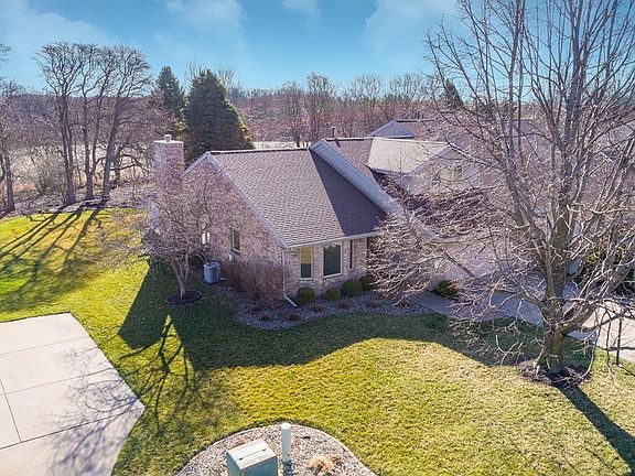 2nd image of 617 Country Club Ln