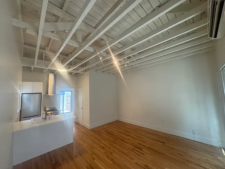 3102 London St #3110 — Photo 28