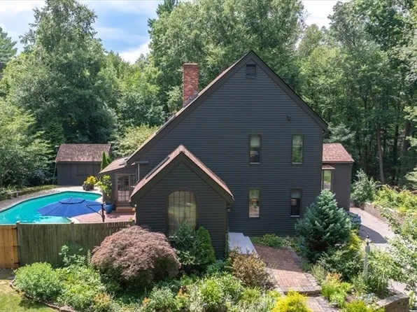 171 Pine St, Norwell, MA 02061