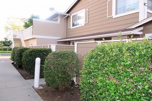 1st image of 812 Stillwater Cove Way