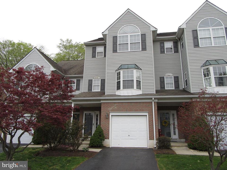 1st image of 115 Vineyards Ct