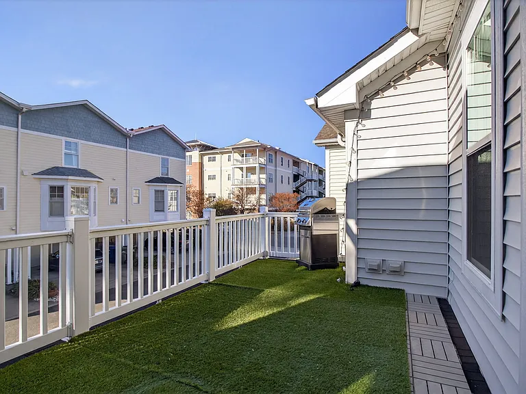8141 Highland St — Photo 13
