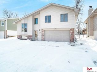 13641 V St, Omaha, NE 68137