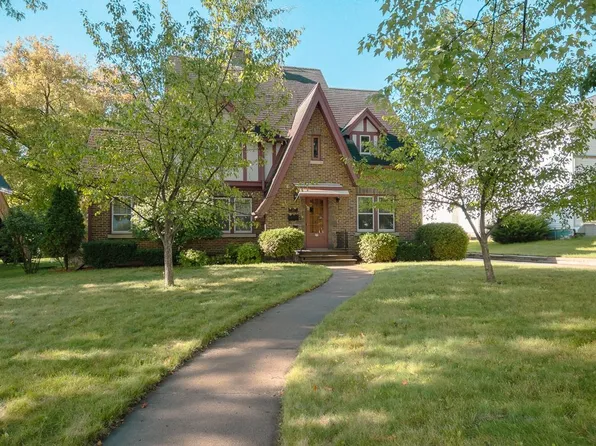 21 N Main St, Clintonville, WI 54929