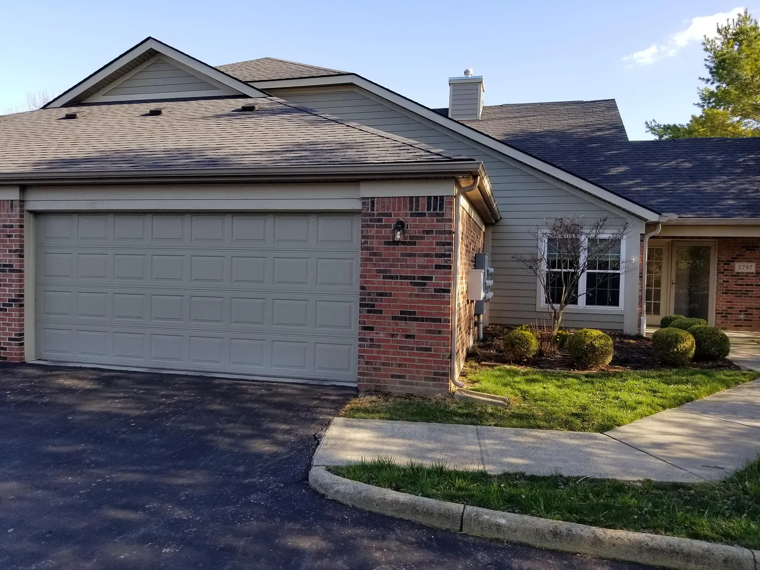 5797 Lookout Blvd photo 1