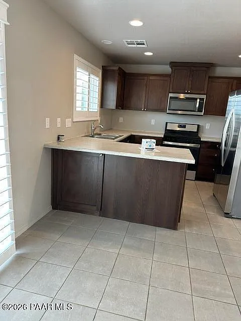 4 bed, 2.5 bath, 2078 sqft, $3,200 — Photo 3
