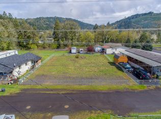 430 Birch St #B, Drain, OR 97435