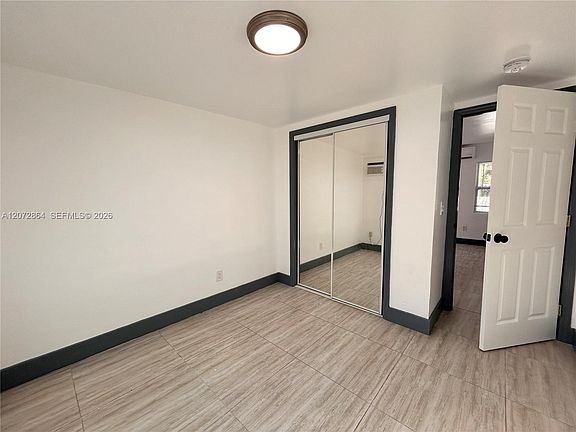5th image of 1928 Wilson St #3