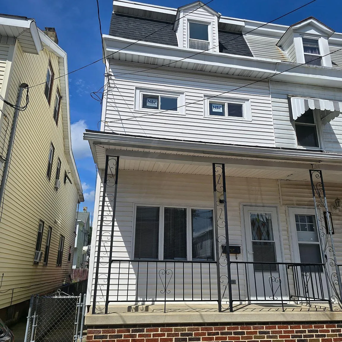 4 bed, 1.0 bath, $1,300 — Photo 1