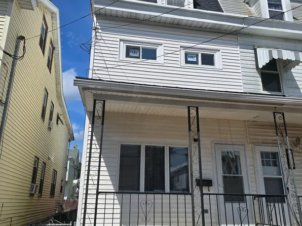 412 Carbon St, Minersville, PA 17954