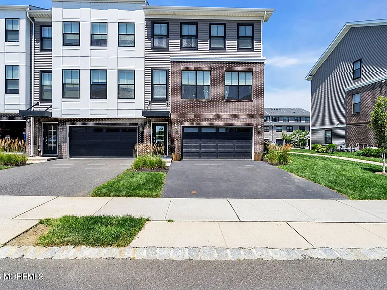 35 Kelly Way — Photo 42