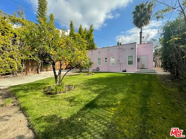 459 S Holt Ave — Photo 37