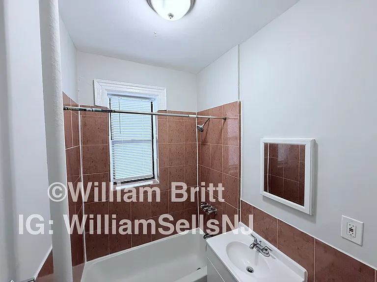 54 Linden Ave #402 — Photo 8