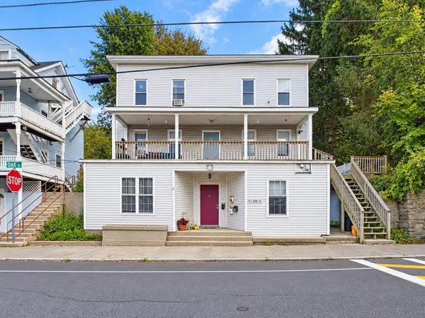 147 1/2 Oak St, Clinton, MA 01510