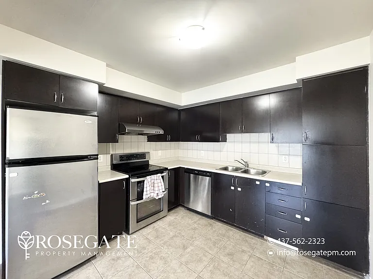 60 Fairwood Cir #130 — Photo 2