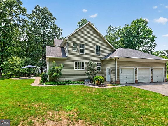 3rd image of 15271 Ridge Hunt Dr