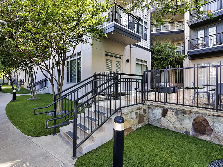 Haus 5350 — Photo 24