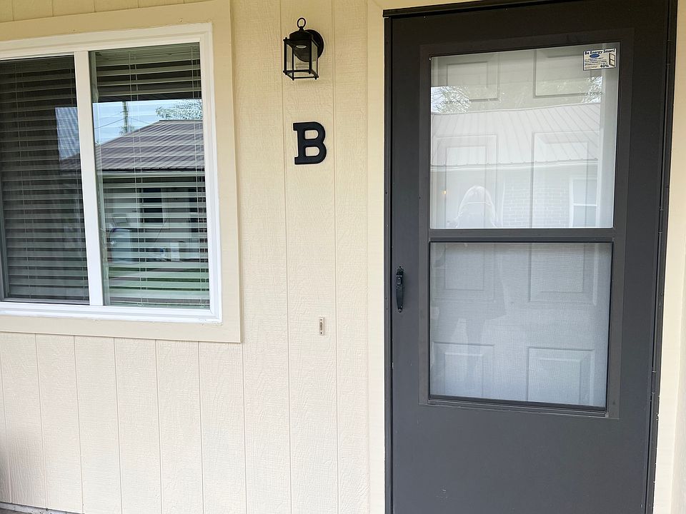 1st image of 902 SE H St #B