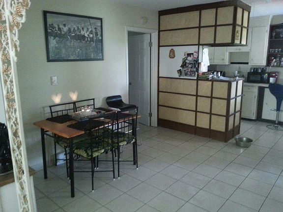 5th image of 14013 Marguerite Dr APT 2