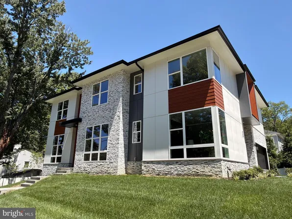 449 Lawyers Rd NW, Vienna, VA 22180