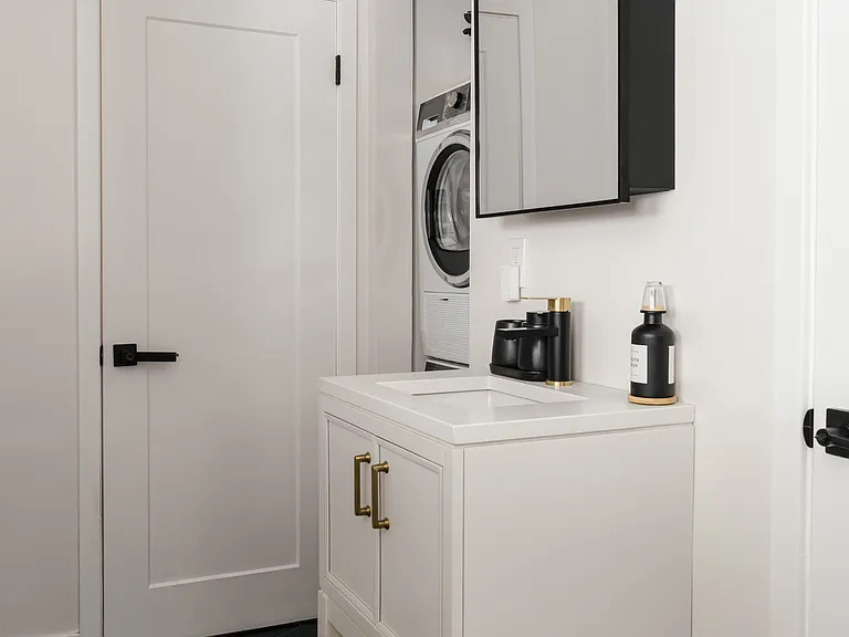 2209 N Gower St — Photo 23