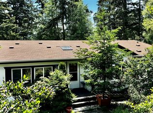 820 Delphinium Dr, Greenbank, WA 98253