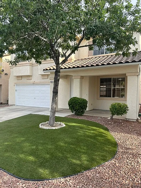 4 bed, 2.5 bath, 2555 sqft, $2,395 — Photo 3