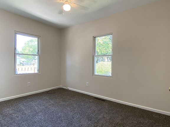5th image of 336 S Grand Ave