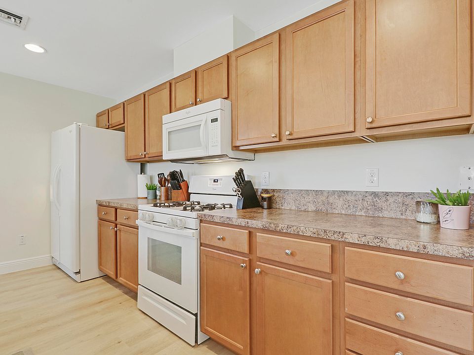 1st image of 1202 Lake Avenue #B