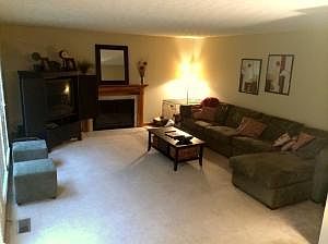 4th image of 930 Carron Cir