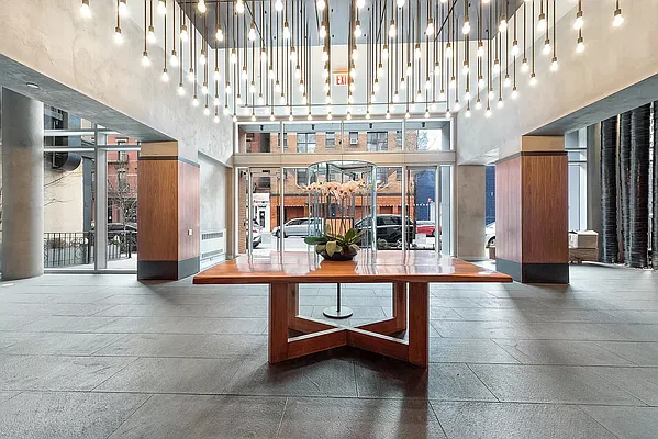 Sold by R New York | media 12