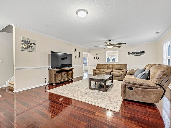 4th image of 126 Cattle Baron Ln