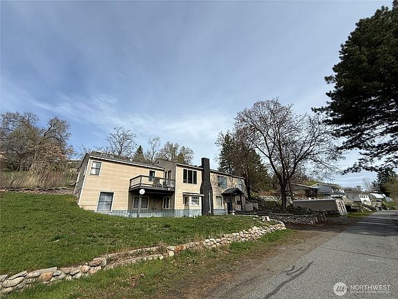 2nd image of 649 5th Avenue N