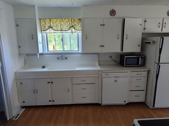 4th image of 315 Oak Rd