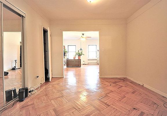 4th image of 48 S Oxford St #6