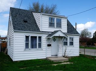 31 Maidstone Ave E, Essex, ON N8M2J3